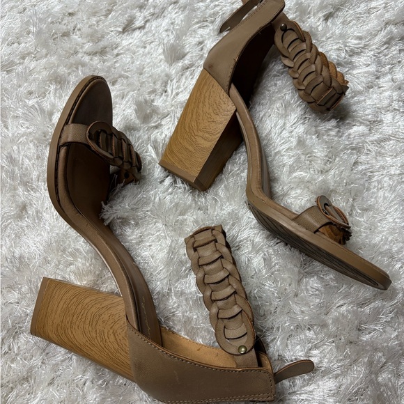 Block Heels - Picture 4 of 9